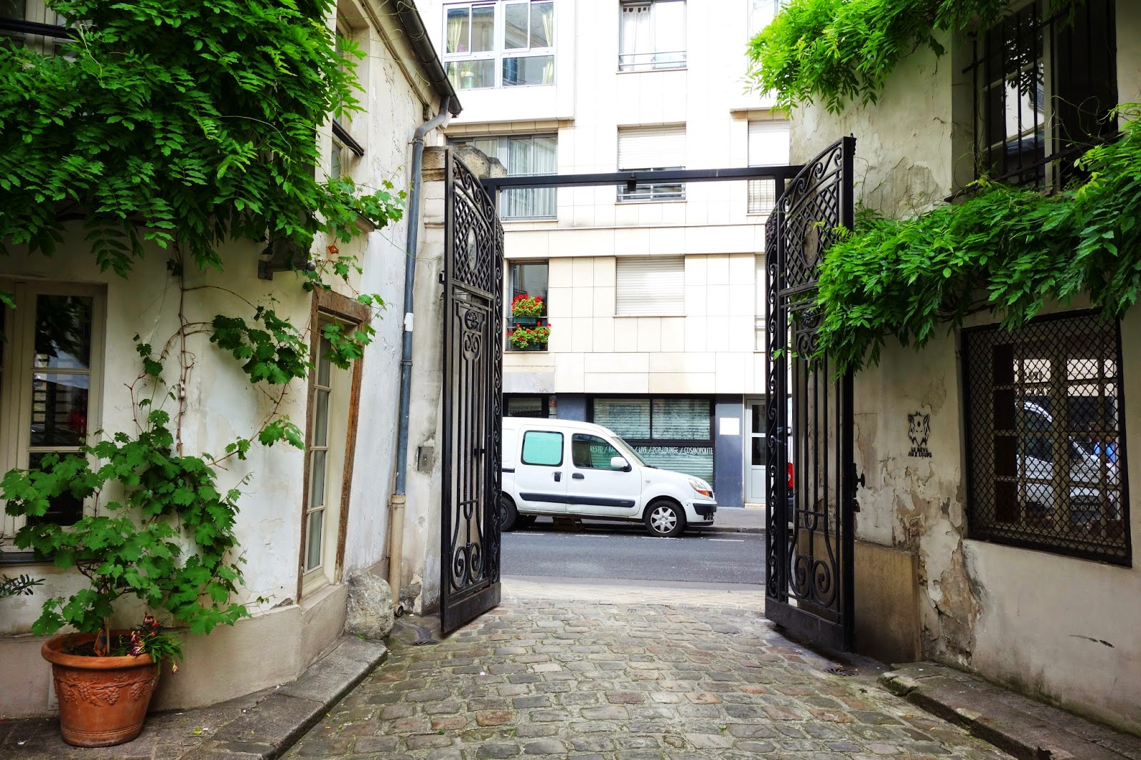 12 Place De La Bastille Cour Damoye 75011 Paris Paris : Cour Damoye, l'esprit du Faubourg Saint-Antoine - XIème - Paris