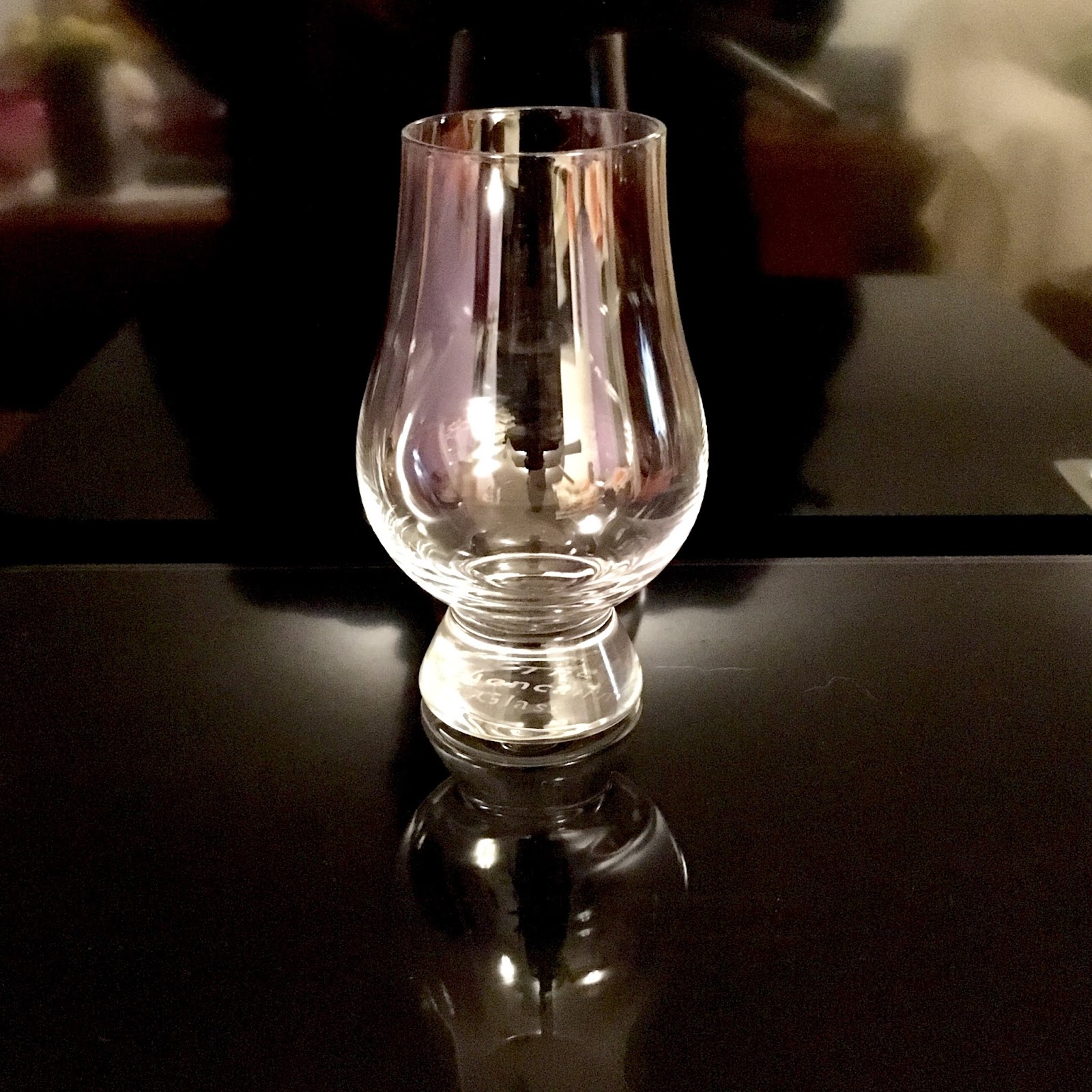 Hablemos de Whisky: Vasos y Copas para Whisky
