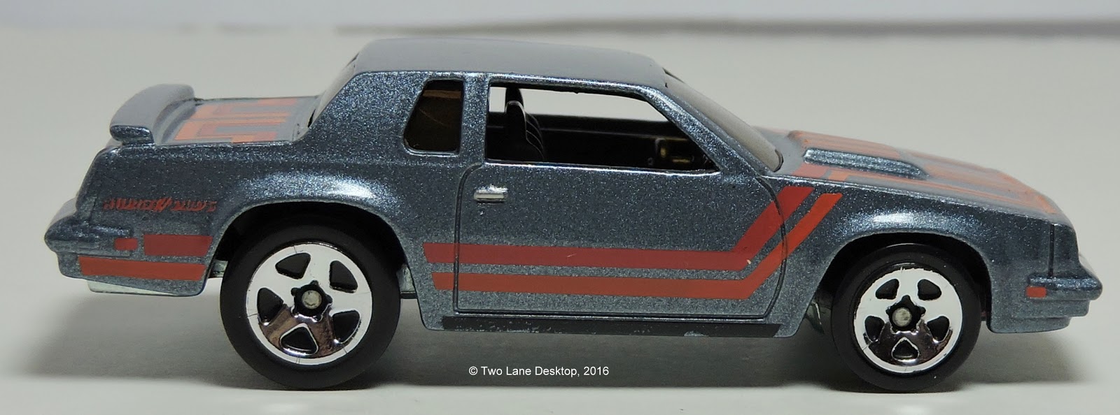 Hot Wheels 1984 Hurst/Oldsmobile Cutlass 4-4-2
