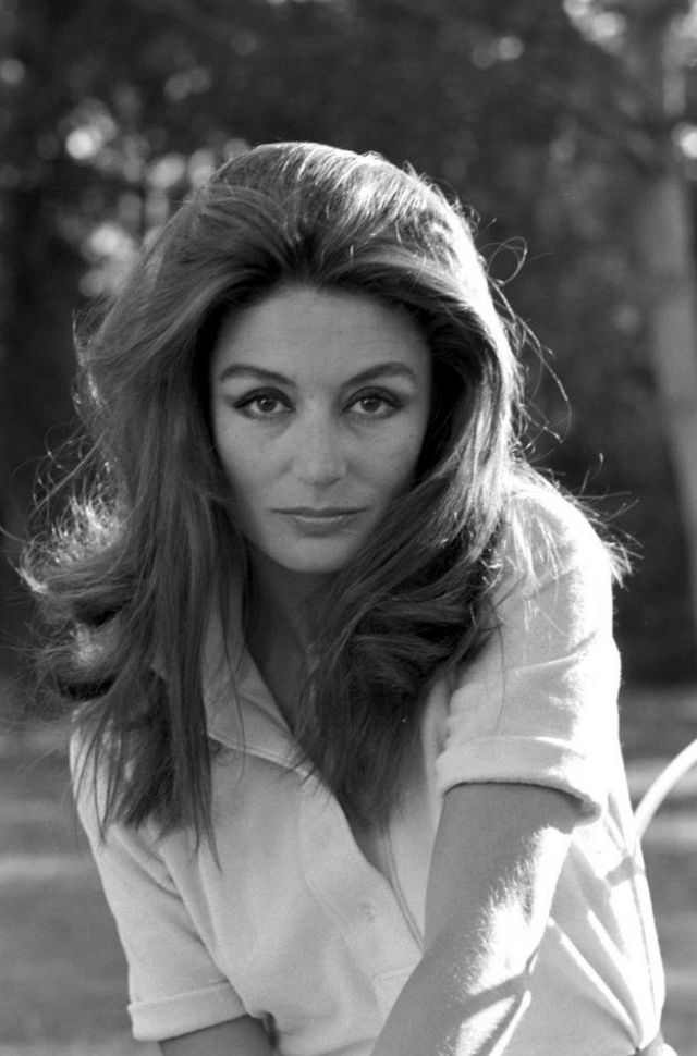 One Of The Sexiest French Beauties In Film History Beautiful Photos Of Anouk Aimée From The