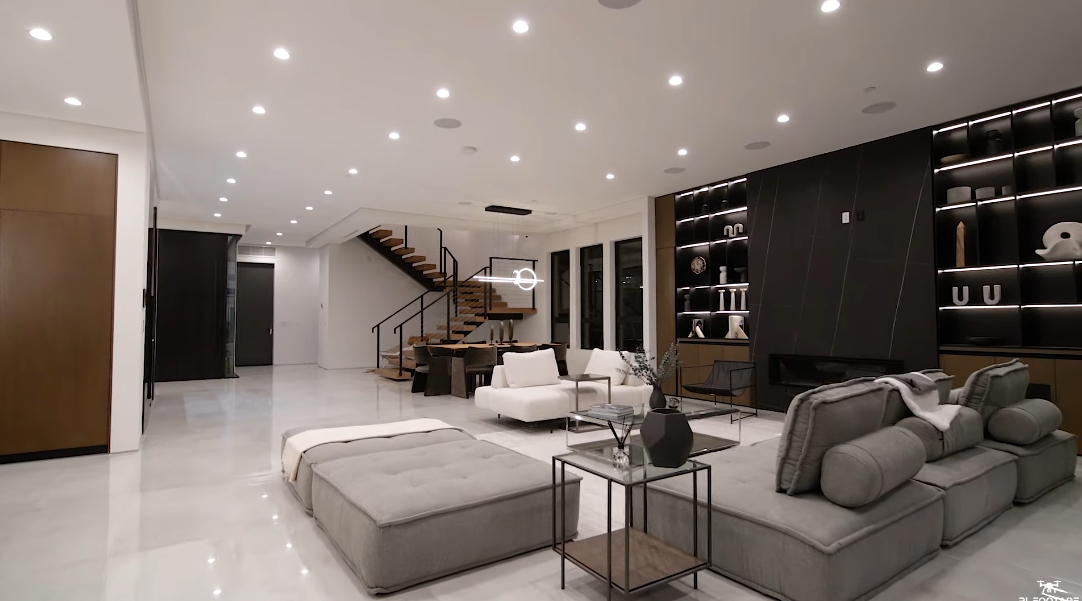 32 Interior Design Photos vs. 831 N Curson Ave, Los Angeles Luxury Home Tour