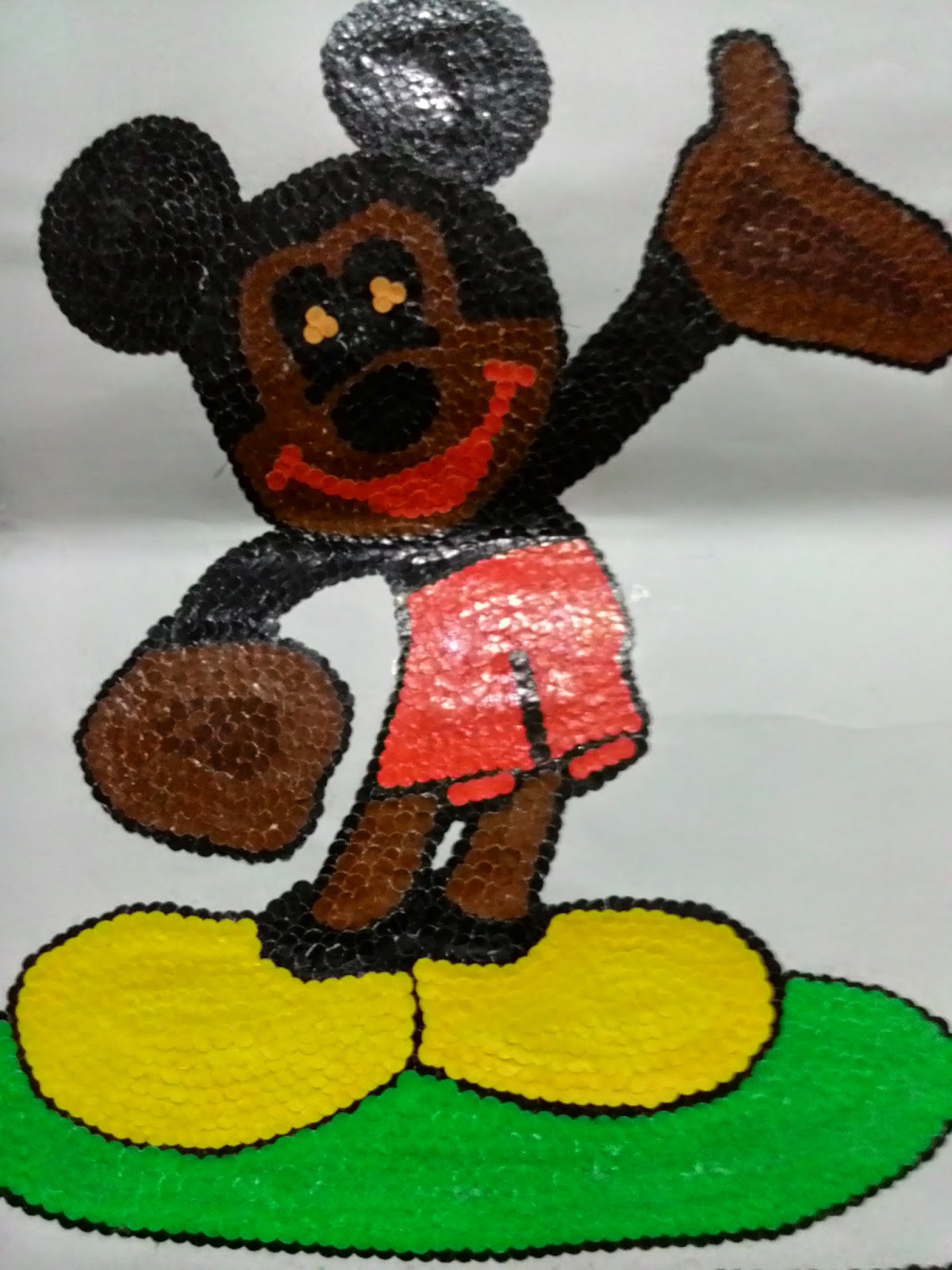 Pengembangan Bakat Seni Rupa Anak Berkebutuhan Khusus Kolase Mickey Mouse