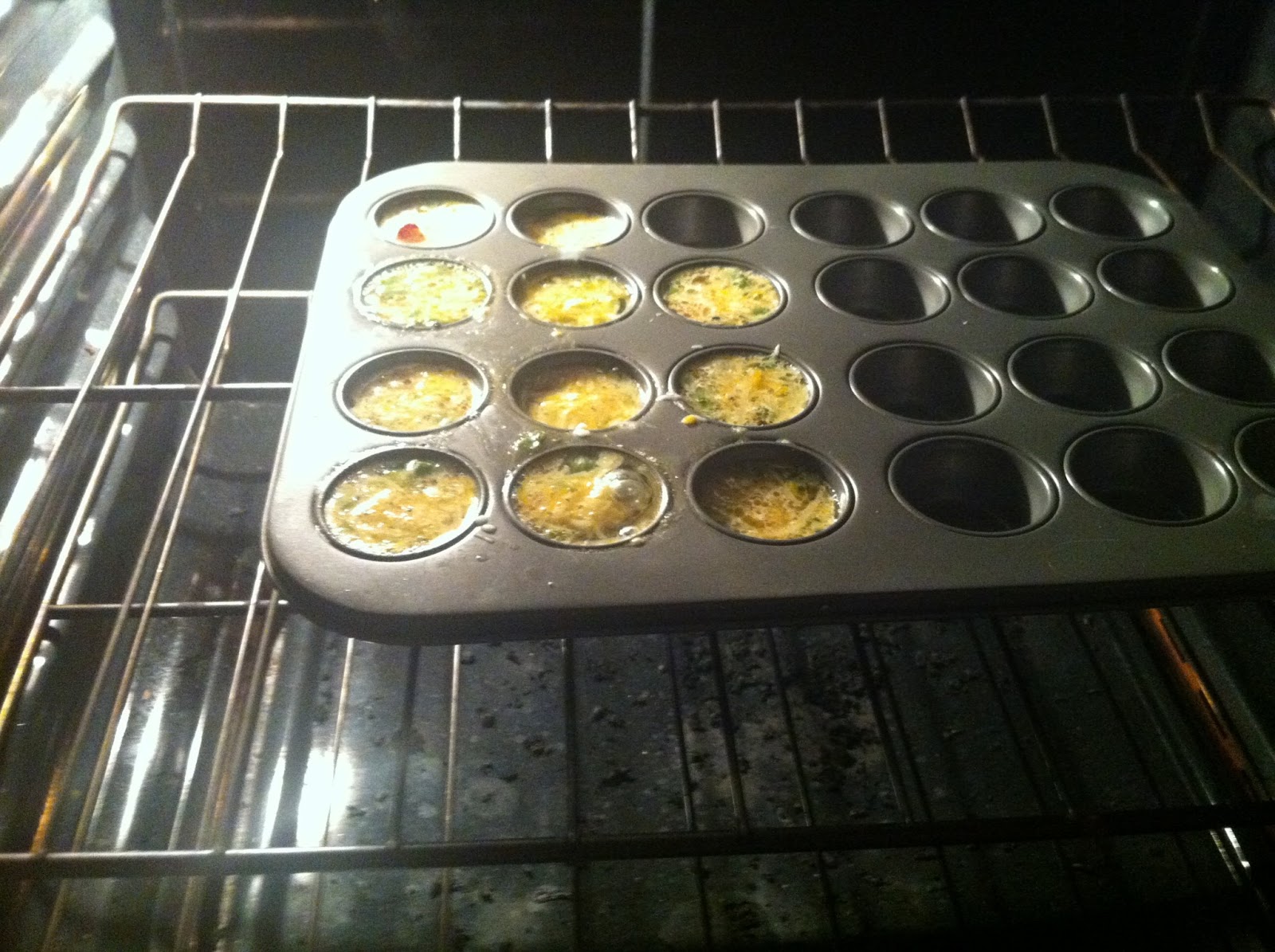 girlmakesgoodies Mini cupcake omelette recipe