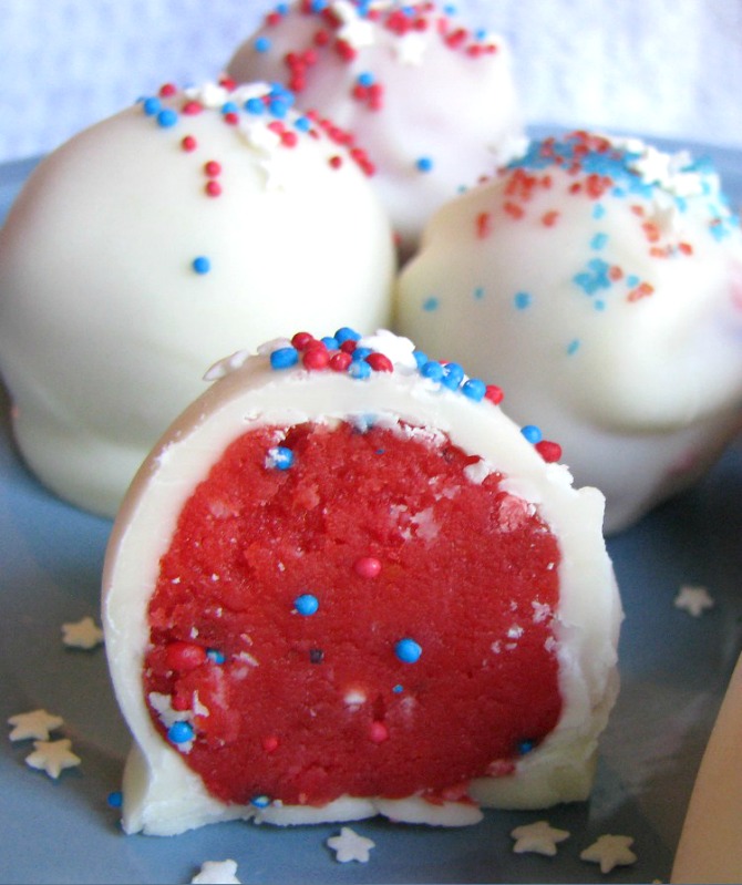 Delicious and simply July 4th dessert ideas! More information at diy beautify!