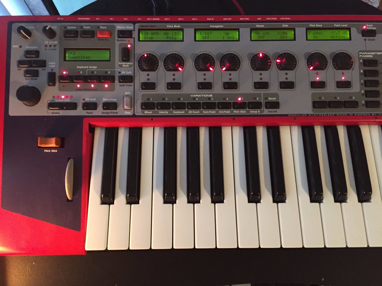 Синтезатор на lmx1501am. Первый синтезатор в мире. Vocal synth. Синтезатор am. Синтезатор am.
