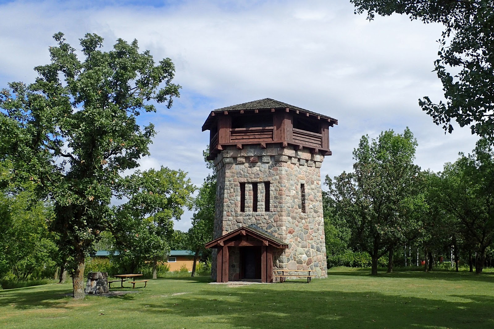 The Continuing Adventures of Eric, Noelle and Sierra Lake Bronson State Park