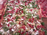 Pizza cu anghinare, ton, rosii si ricotta