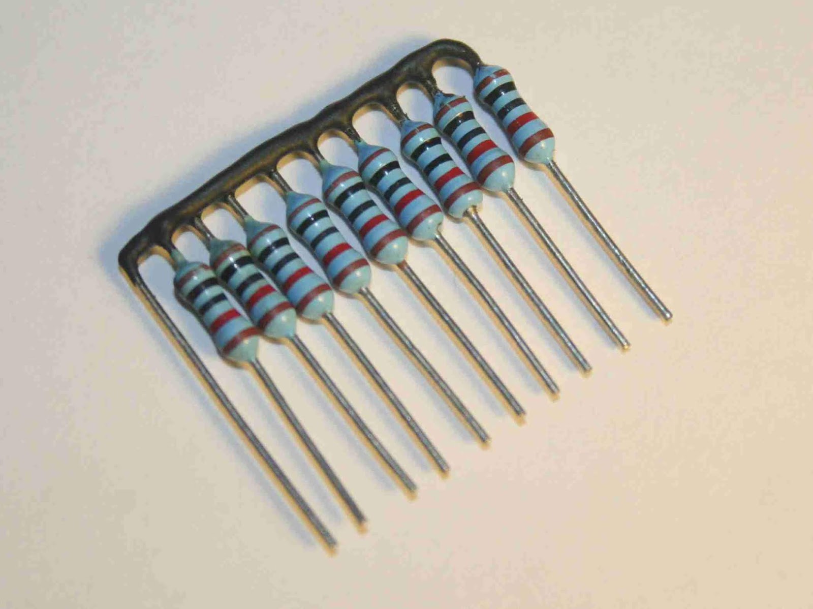 500 pieces Resistor Networks & Arrays Resistor Array Chip 0404 2 elements 