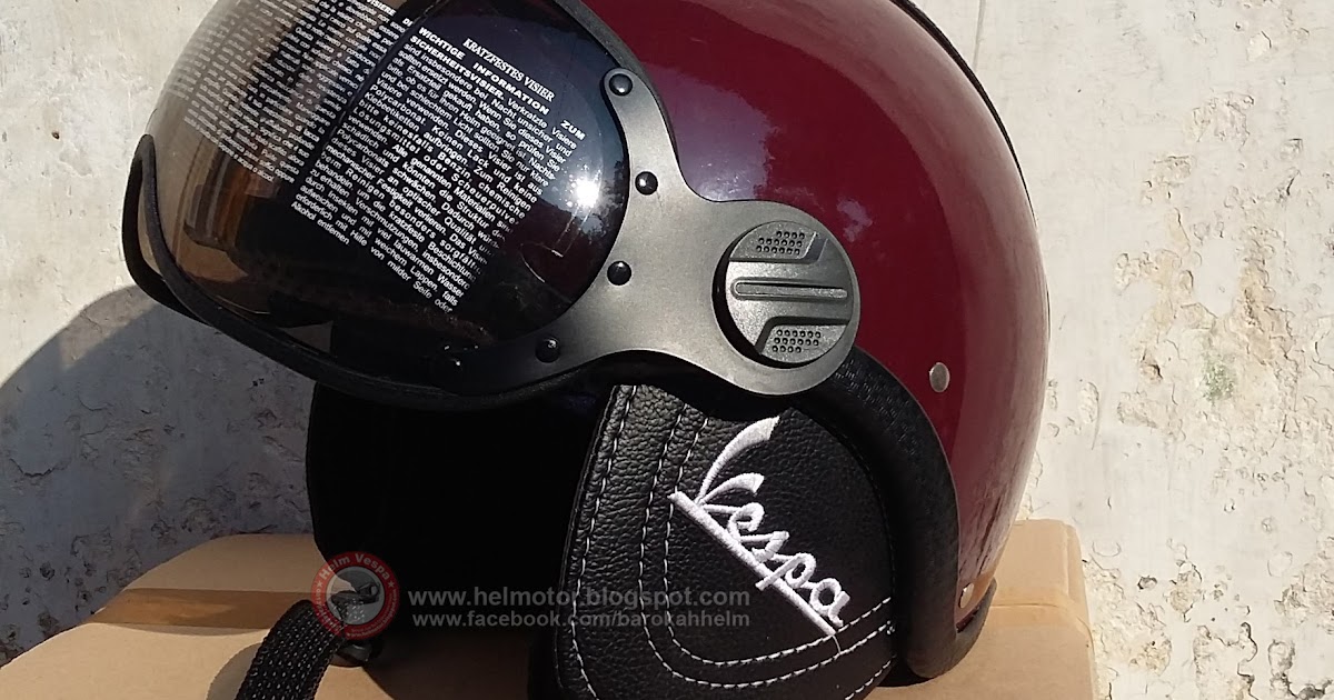 Helm 75 Old Maroon line BW Helm Vespa