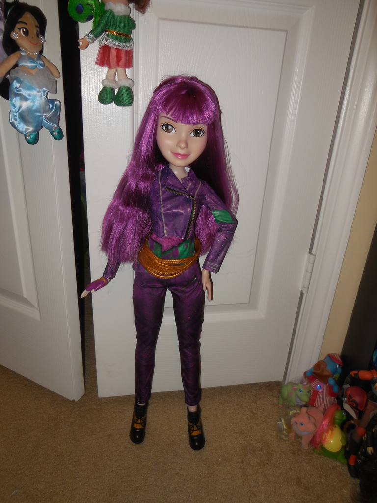 28 descendants doll