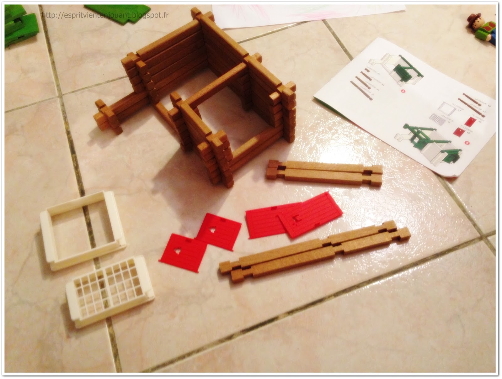 L'esprit vient en jouant: [Jeu] Le chalet en bois de Jeujura