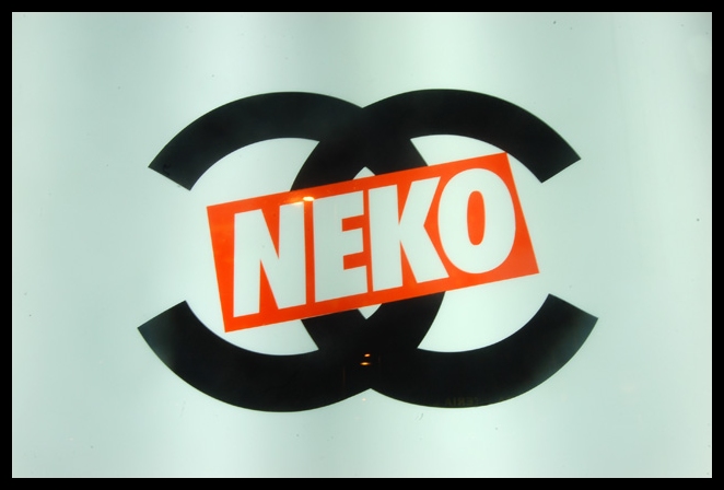 Escrito en la pared: Neko | Sue | Marquesinas recientes