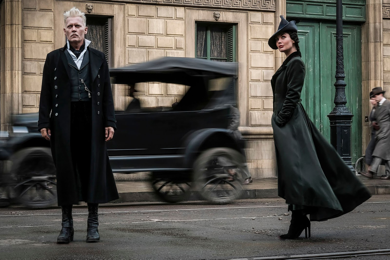Gellert Grindelwald pode ser visto nesta segunda imagem promocional