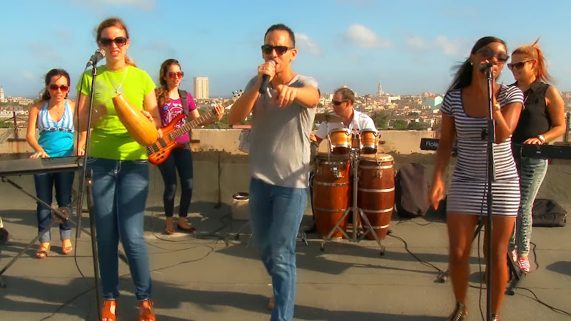Abel Maceo y su Grupo - ¨Que buena vida de que¨ - Videoclip - Dirección: Marilin Cisneros. Portal Del Vídeo Clip Cubano - 01 Abel Maceo y su Grupo - ¨Que buena vida de que¨ - Videoclip - Dirección: Marilin Cisneros. Portal Del Vídeo Clip Cubano - 01
