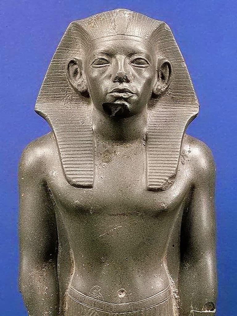 статуя фараона аменемхета iii. статуя фараона аменемхета iii. статуя фараона аменемхета 3. статуя фараона аменемхета iii. статуи сенусерта iii и аменемхета iii.