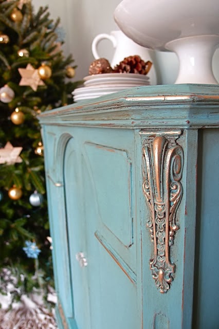 http://shadesofblueinteriors.blogspot.com/2013/12/turquoise-and-gold-and-catching-up.html