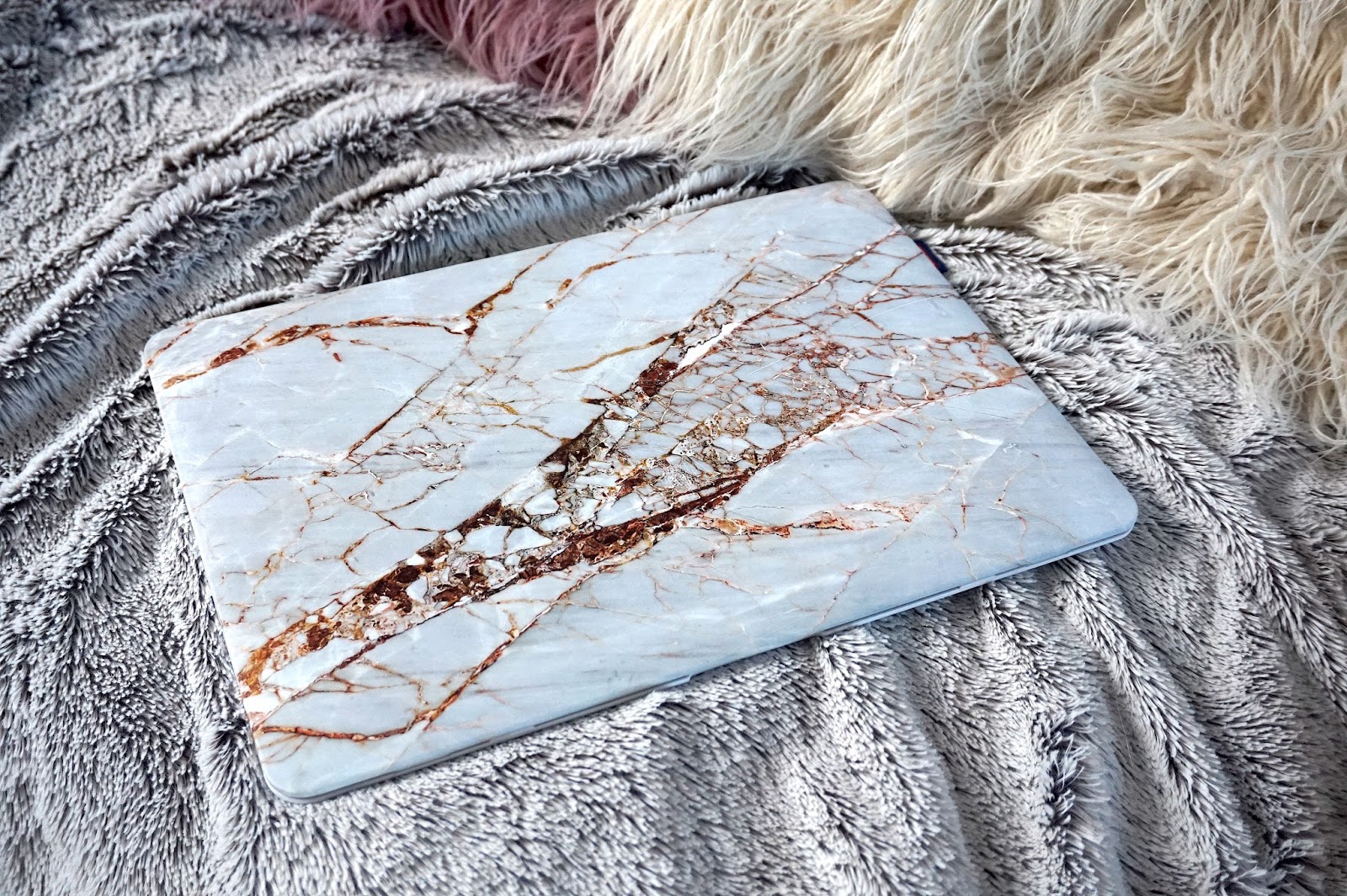 gold marble macbook case