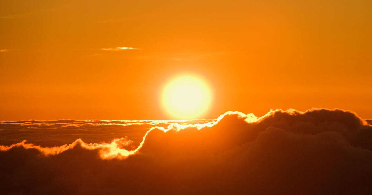 солнце арт. огненный шар. красный гигант бетельгейзе. солнце в космосе. магнитные бури в июле 2023.