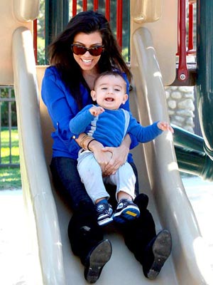 faw wow playland: Kourtney K, Am in love(09)
