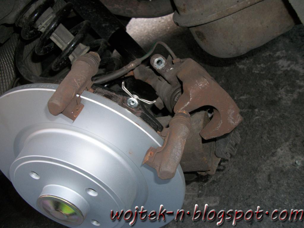 wojtekn brake discs replacing, front disc, rear disc, brake pads