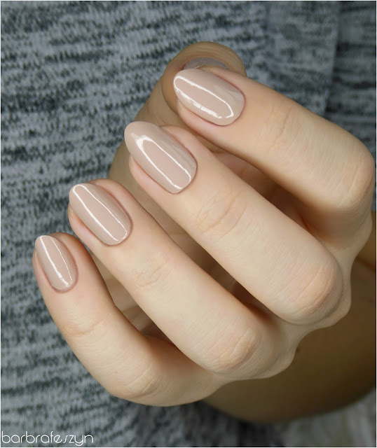 nude nails