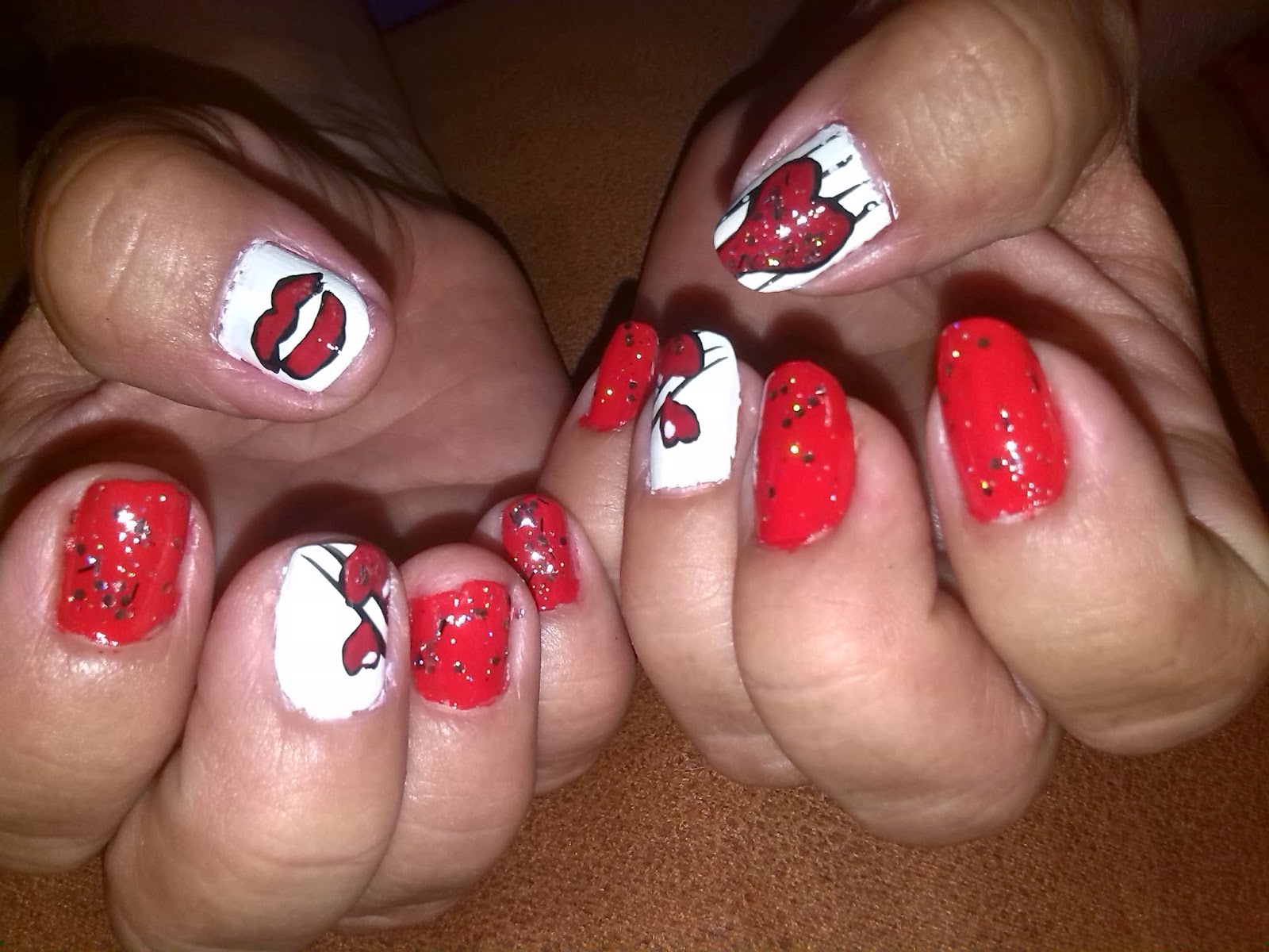 Decoracion de uñas con Esmalte: Diseño Rojo Labios y Besos