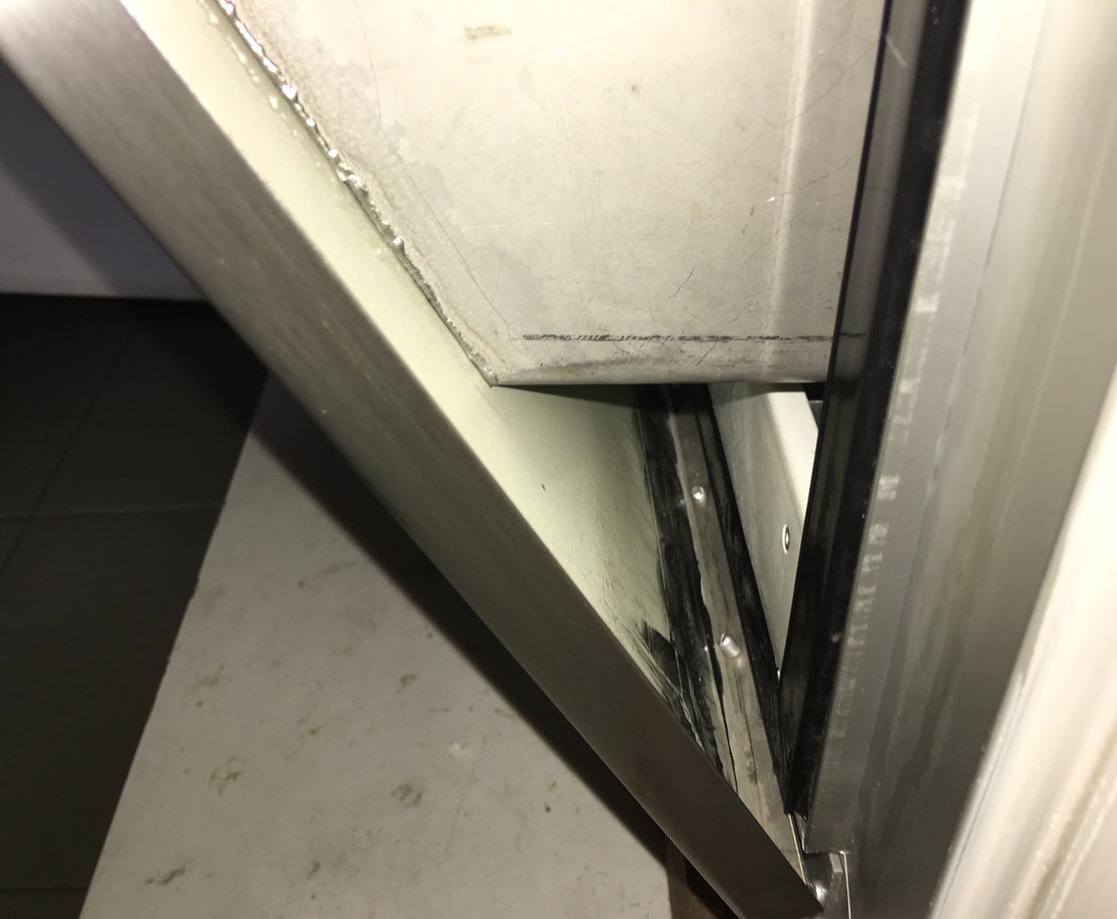Maxden Rubbish Chute Hopper: Review of Maxden Rubbish Chute ...