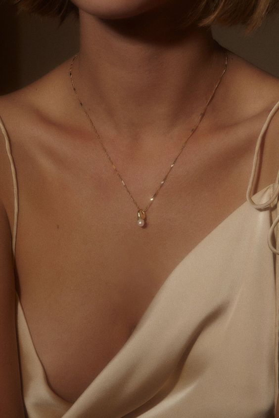 Hernan Herdez Everyday Pearl Necklace. | The solitaire pearl necklace. | Allegory of Vanity