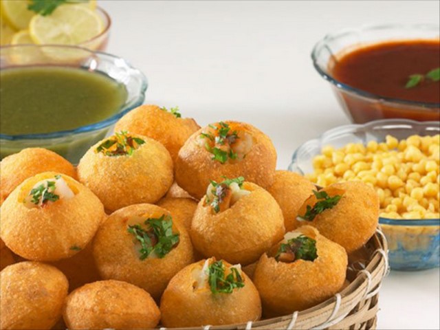 Pani-puri Popular Foods In Mumbai