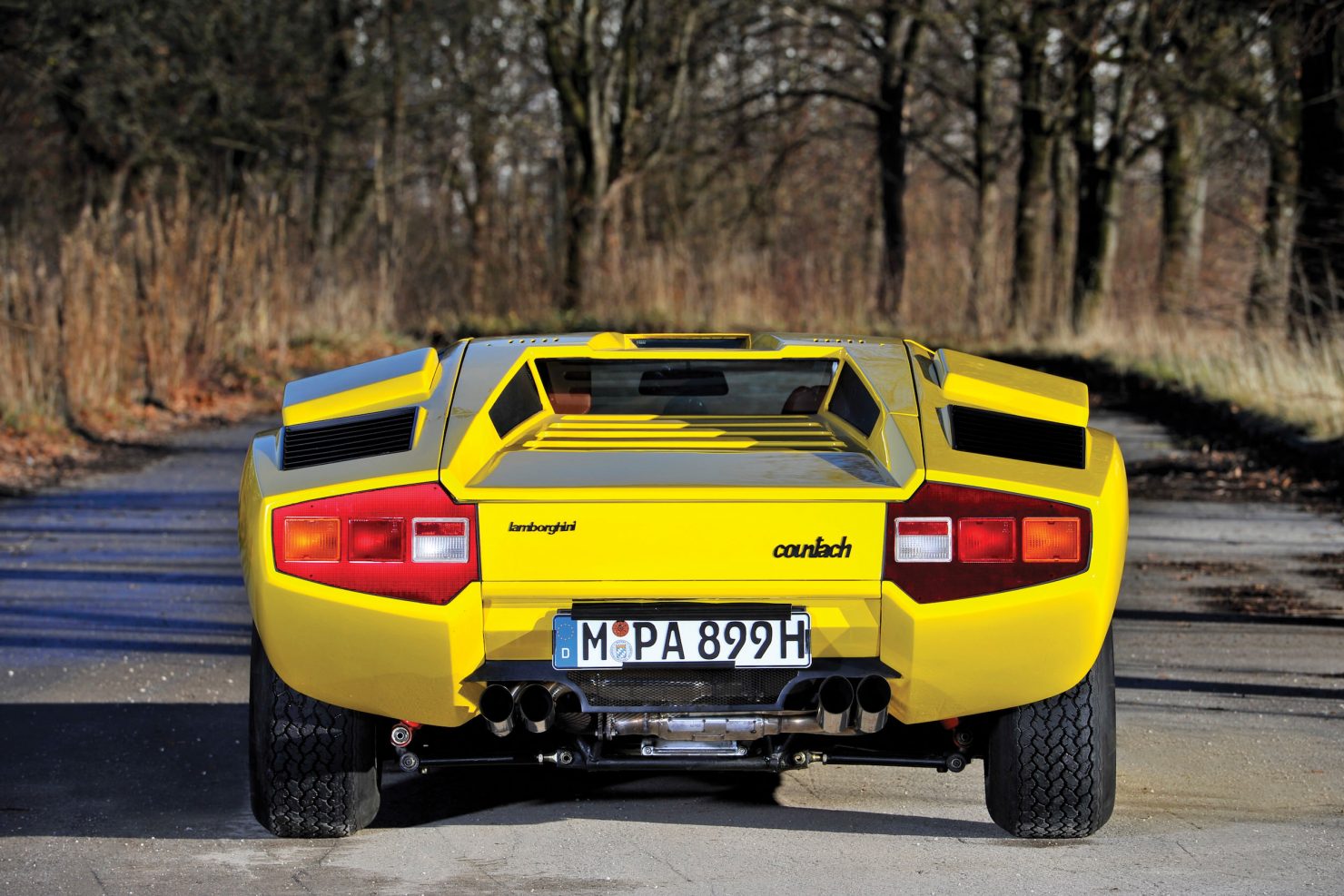 MUSCLE CAR COLLECTION The Yellow 1971 Countach LP400 Periscopio