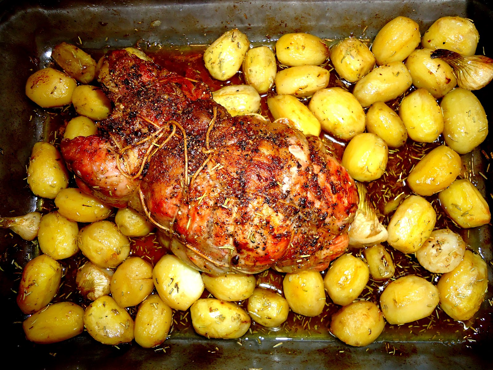 Epaule d'agneau et ses pommes de terre grenaille