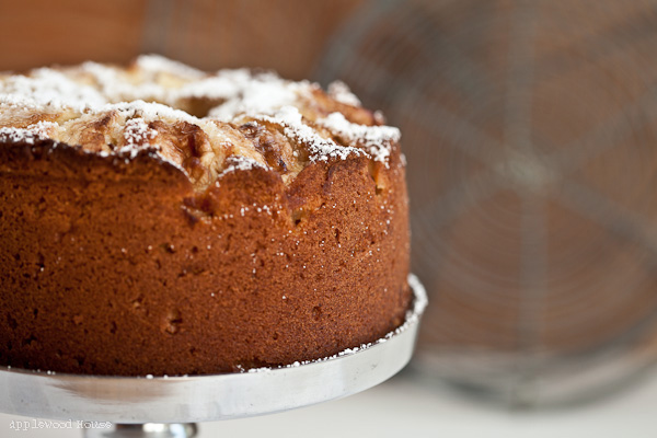 Weisser Schokoladenkuchen mit Äpfeln ♥ Vielen Dank, liebes Fräulein ... Weisser Schokoladenkuchen mit Äpfeln ♥ Vielen Dank, liebes Fräulein ...