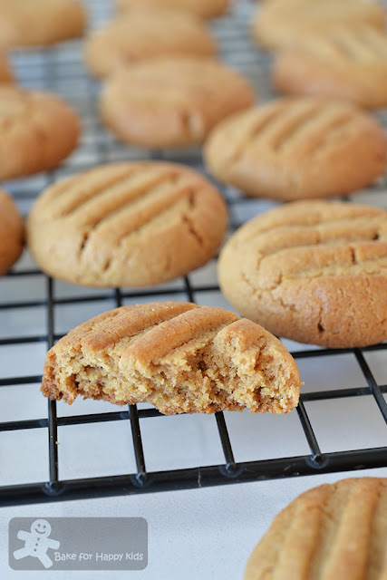 4 ingredients less sugar easy gluten free peanut butter cookies