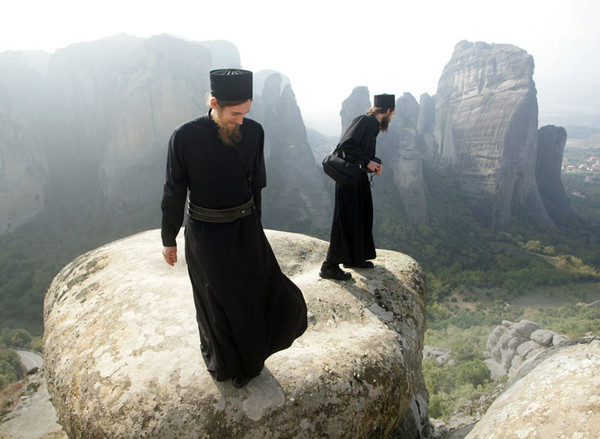 монахи, восточная притча, мудрость, наша ноша