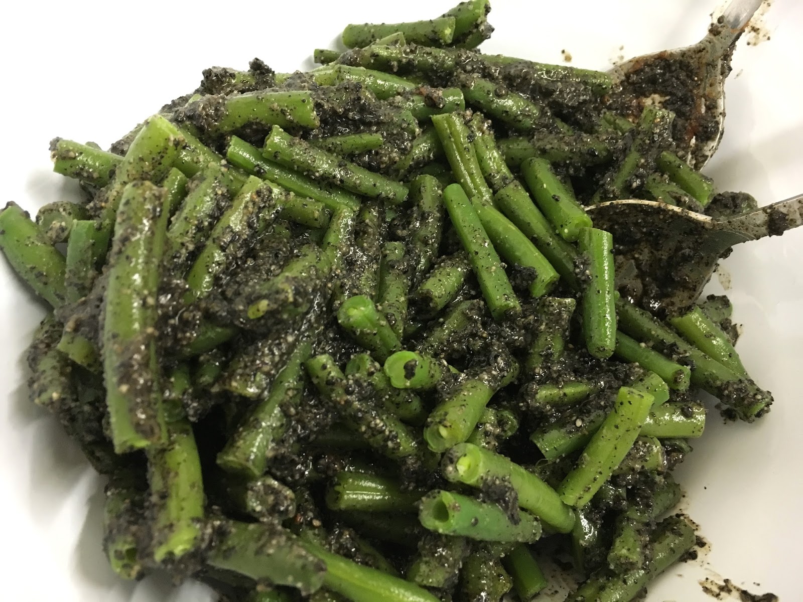 Japanese Green Beans with Black Sesame Sauce By Yuki Gomi / LUCY