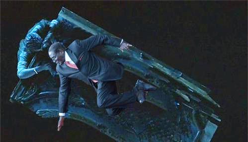 Mugabe takes a fall in touching scene from Titanic with Leonardo Dicaprio Mugabe takes a fall in touching scene from Titanic with Leonardo Dicaprio via geniushowto.blogspot.com #MugabeFalls memes