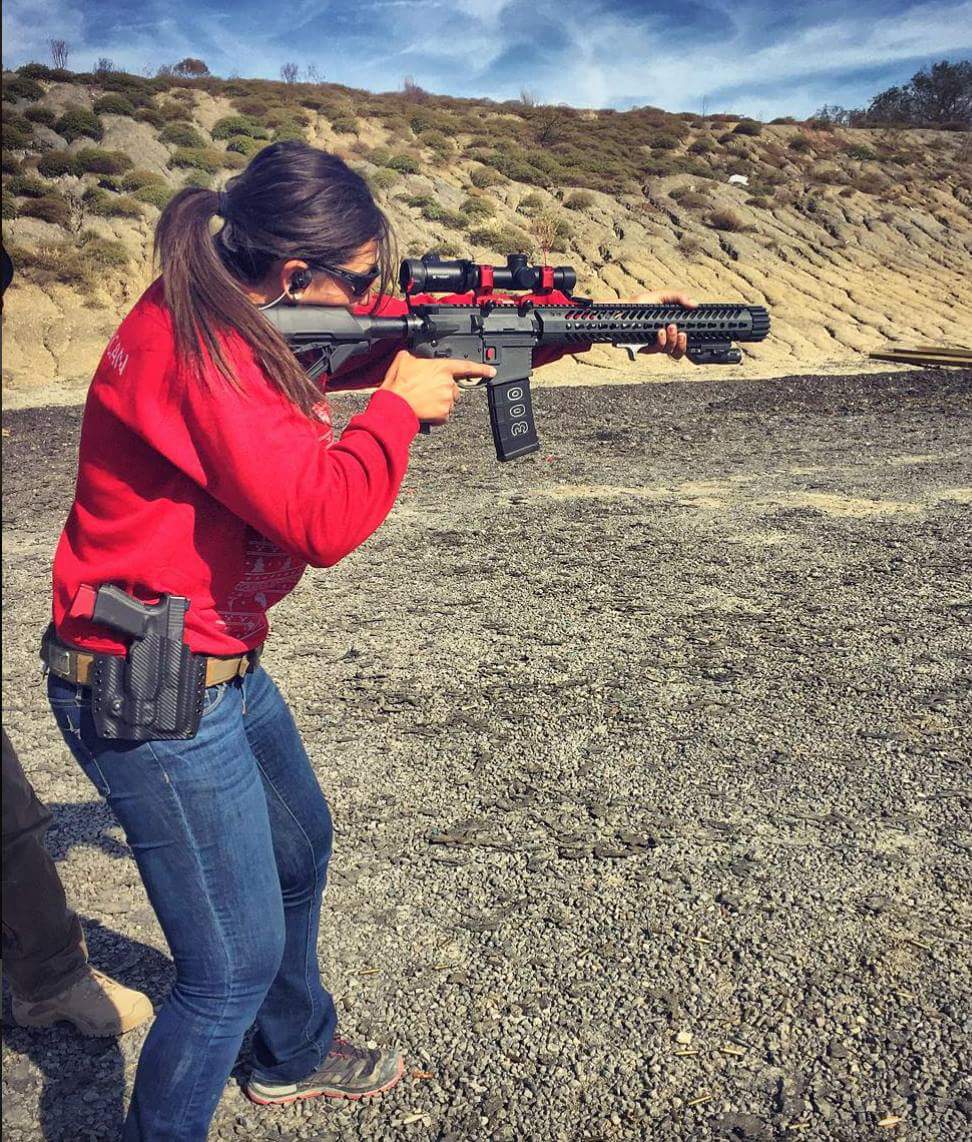Gun girl in red - Guns Girls