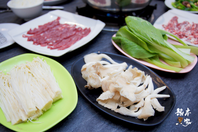 皇老爺溫體牛肉鍋|台南民權路美食|近阿美飯店~牛骨湯-現切溫體牛肉好吃