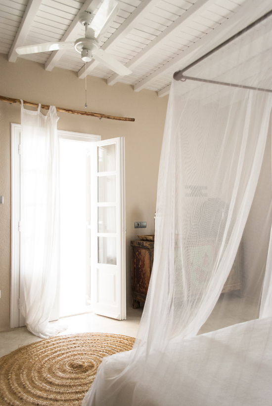 San Giorgio Mykonos: The Room | My Paradissi © Eleni Psyllaki