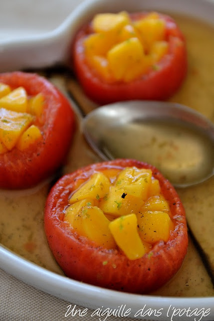 Tomate farcie aux pêches, sirop vanille et citron vert 