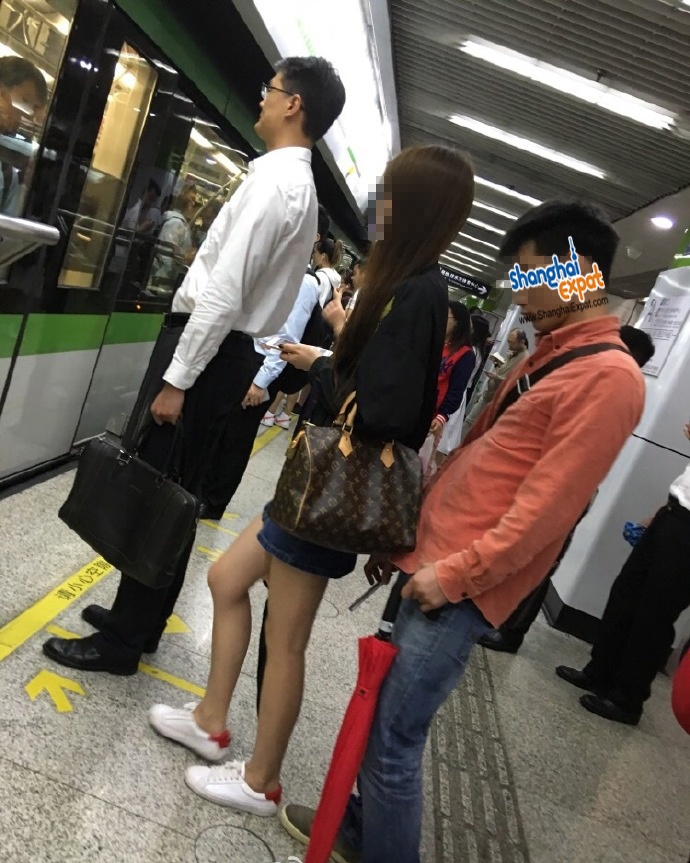 Japan subway upskirt