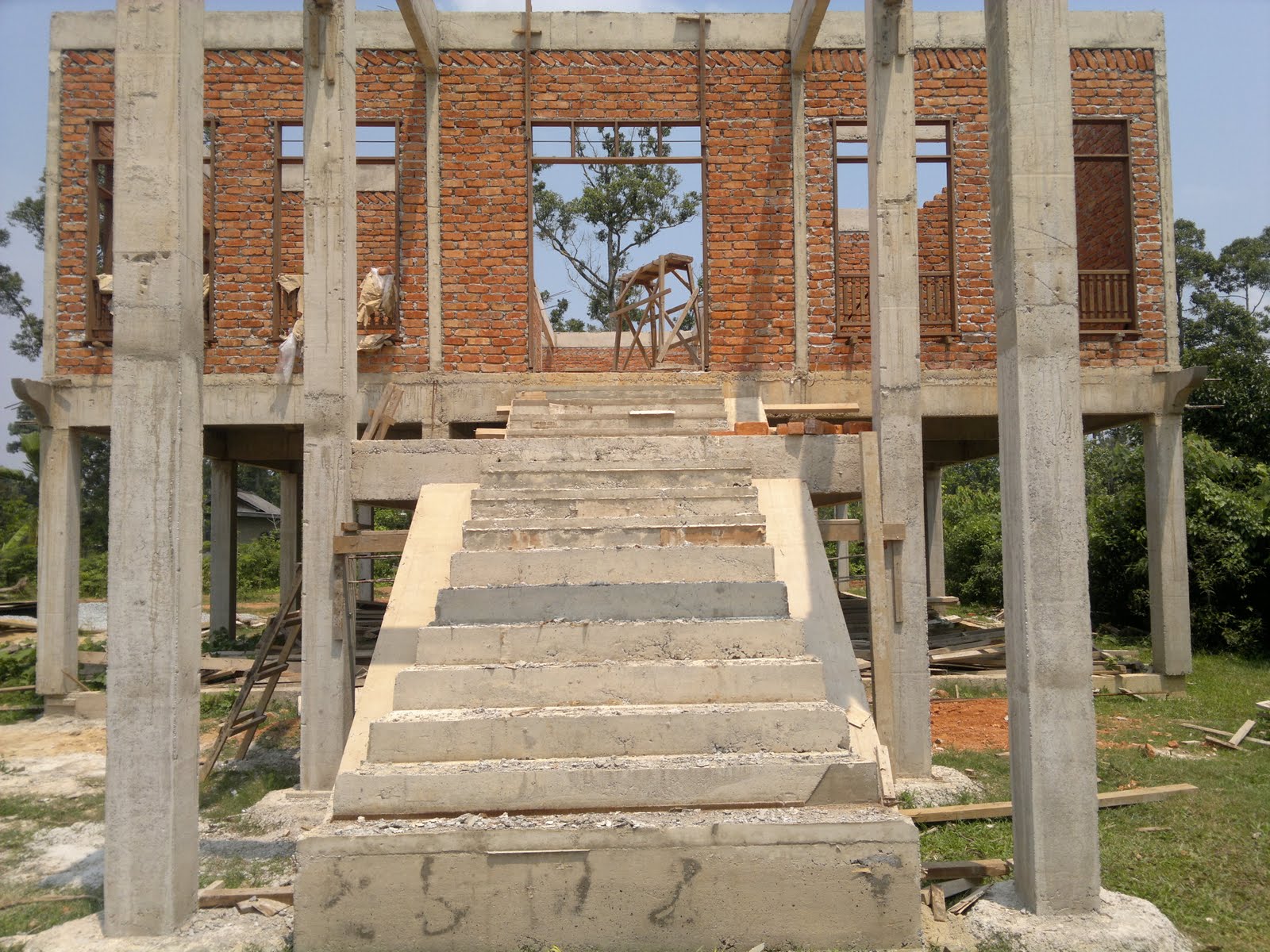 Hartanah Property Terengganu Tangga Konkrit