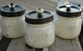 Distressed Painted Mason Jars mason jars with knobs