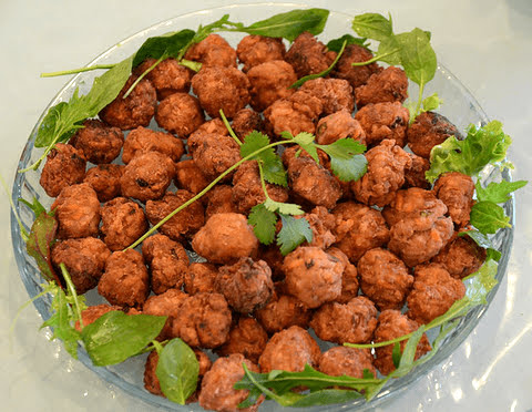 Hot chicken meatballs with pomegranate