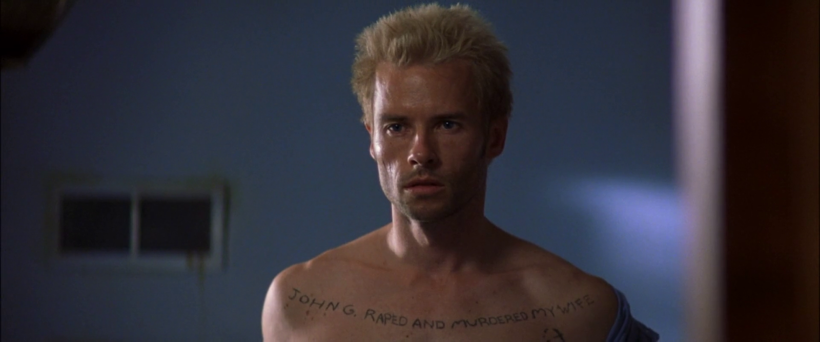 Memento tattoo shop picture