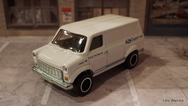 Ford Transit Supervan (CFN60)