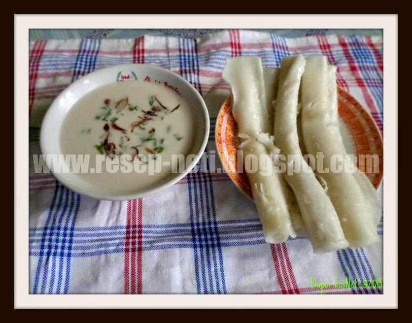 rice flour steamed rolls with savory sauce at kusNeti kitchen @2015