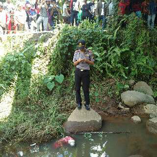 Terapung Di Sungai, Jasad Bayi Yang Masih Lengkap Tali Pusar Gegerkan Warga