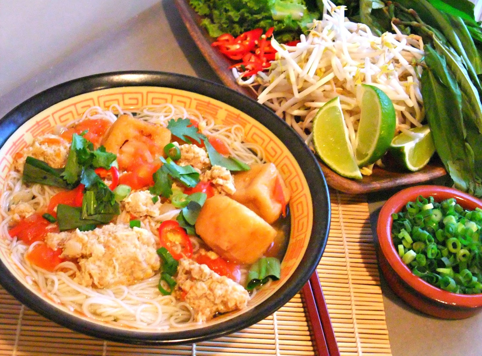 Susan's Savour-It!: Bún riêu cua (Vietnamese Crab Noodle Soup)...