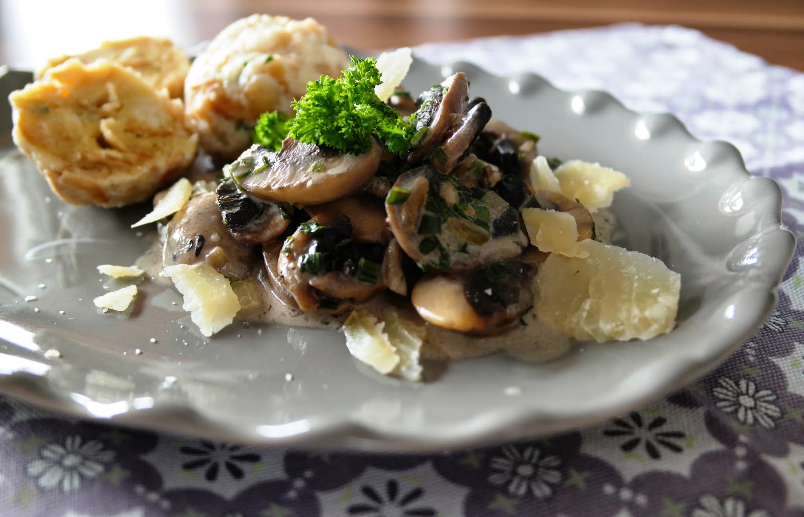 Jankes Seelenschmaus: Muttis Semmelknödel mit Rahmpilzen
